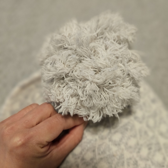 NWT Moose knuckle monogram toque - Picture 9 of 10